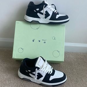 Black and white OFFWhite “OOO” low top sneakers size 45